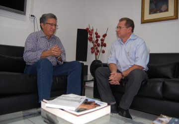 Assis Carvalho visita UFPI e discute melhorias para a instituio