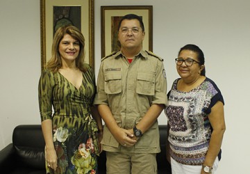 Vice-Reitora da UFPI recebe visita do Comandante do Corpo de Bombeiros