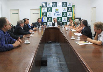Reitor participa de reunio com a presidente nacional da SBPC