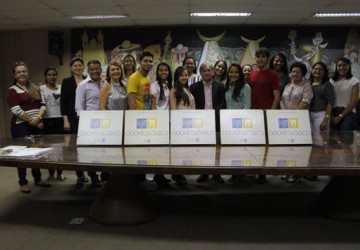 UFPI distribui Kits Odontolgicos para alunos de graduao